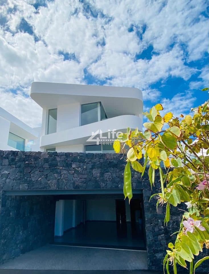 4 soverom Villa til salgs i Costa Adeje med svømmebasseng - € 1 650 000 (Ref: 9189871)