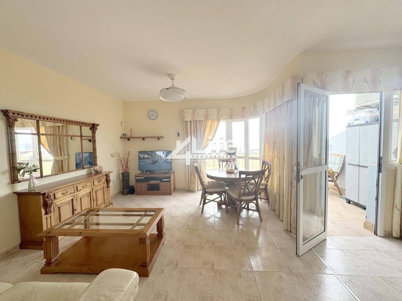 3 soveværelse Bungalow til salg i Adeje med garage - € 385.000 (Ref: 9216746)