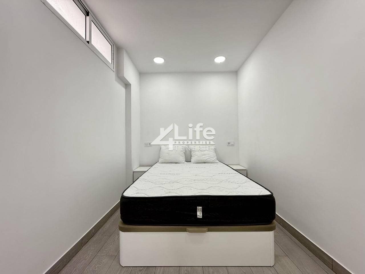 1 makuuhuone Asunto myytävänä paikassa Costa Adeje mukana uima-altaan - 320 000 € (Ref: 9237855)