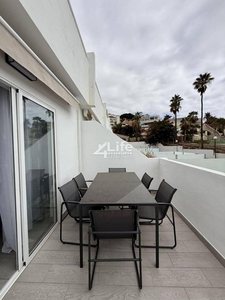 1 makuuhuone Asunto myytävänä paikassa Costa Adeje mukana uima-altaan - 320 000 € (Ref: 9237855)