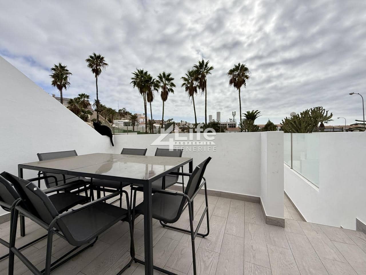 1 makuuhuone Asunto myytävänä paikassa Costa Adeje mukana uima-altaan - 320 000 € (Ref: 9237855)