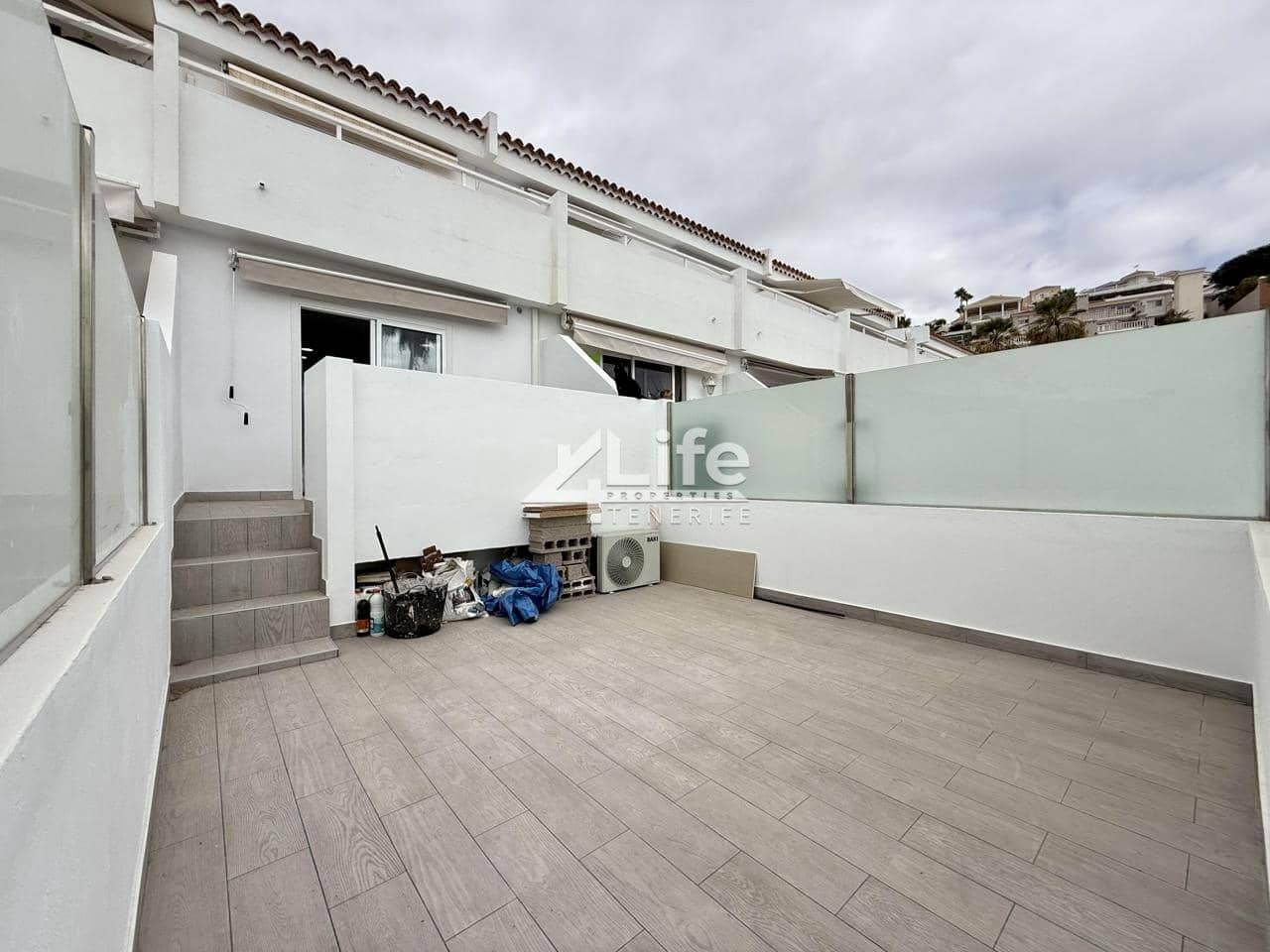 1 makuuhuone Asunto myytävänä paikassa Costa Adeje mukana uima-altaan - 320 000 € (Ref: 9237855)