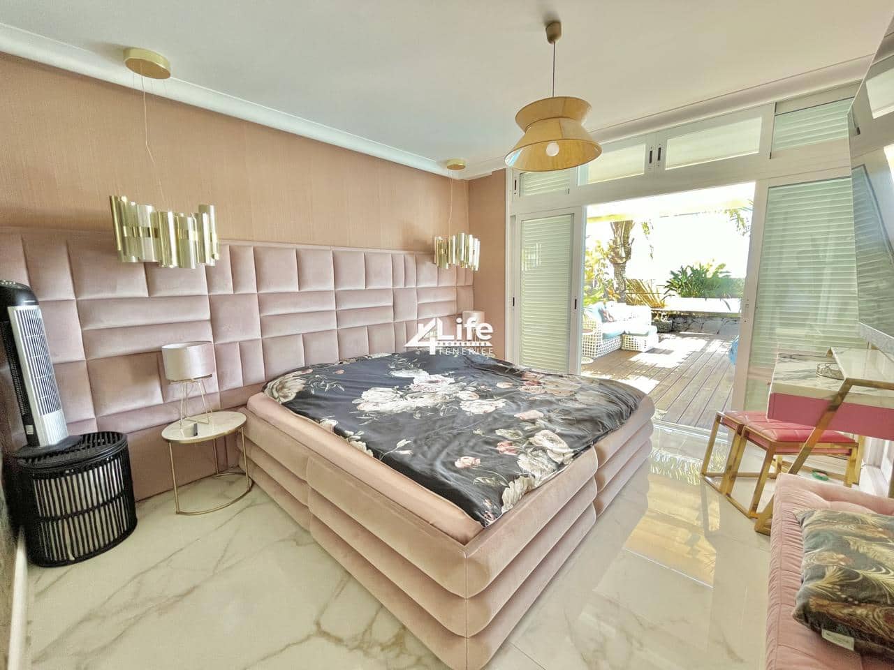 4 soverom Villa til salgs i El Madronal med svømmebasseng garasje - € 1 200 000 (Ref: 9263589)