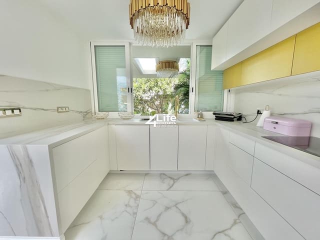 4 soveværelse Villa til salg i El Madroñal, Adeje med swimmingpool garage - € 1.200.000 (Ref: 9263589)