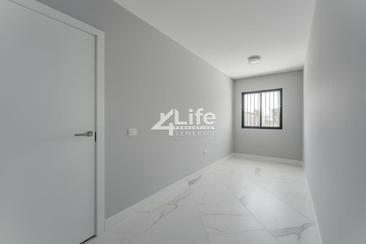 2 soverom Leilighet til salgs i San Isidro de Abona med garasje - € 209 500 (Ref: 9279619)