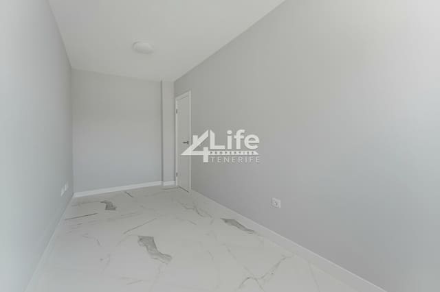 2 quarto Apartamento para venda em San Isidro de Abona, Granadilla de Abona com garagem - 209 500 € (Ref: 9279619)