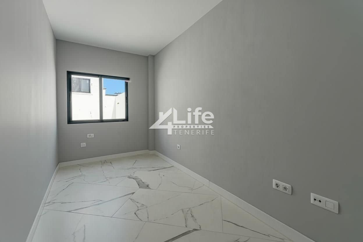 2 soverom Leilighet til salgs i San Isidro de Abona med garasje - € 209 500 (Ref: 9279619)