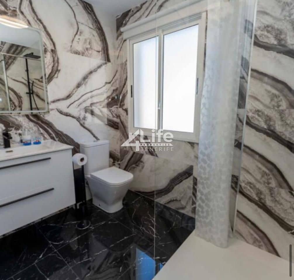 5 soverom Villa til salgs i Costa Adeje med svømmebasseng garasje - € 1 830 000 (Ref: 9309052)