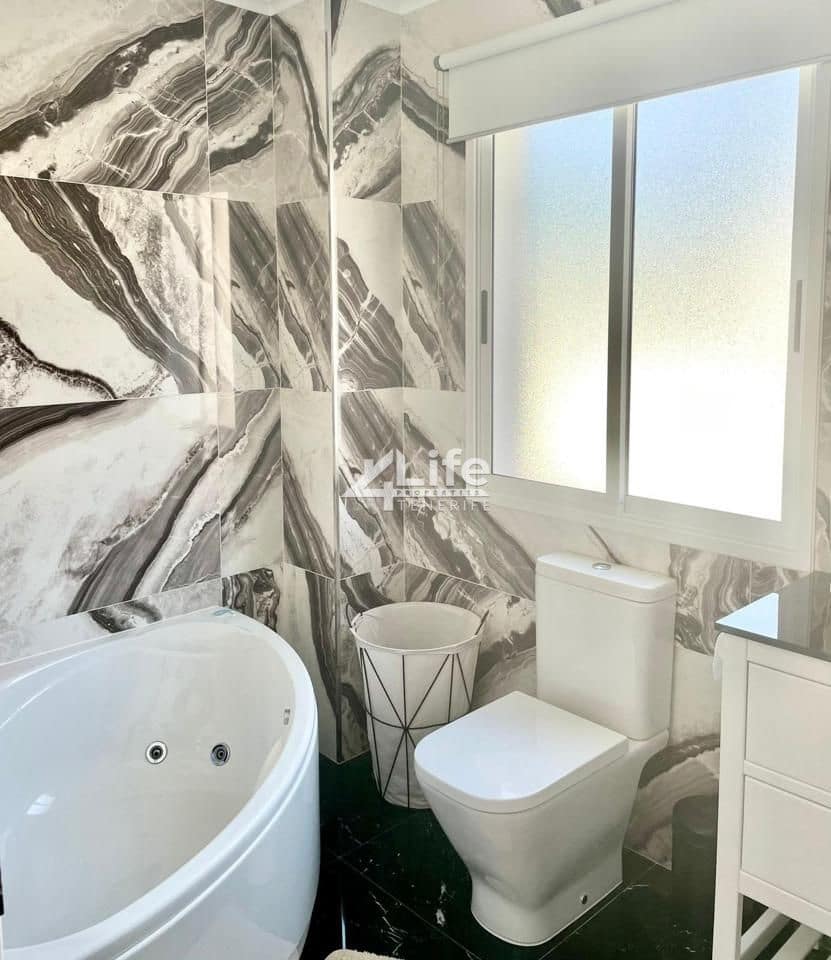 5 soverom Villa til salgs i Costa Adeje med svømmebasseng garasje - € 1 830 000 (Ref: 9309052)