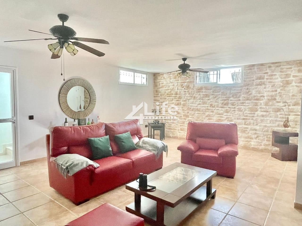 5 soverom Villa til salgs i Costa Adeje med svømmebasseng garasje - € 1 830 000 (Ref: 9309052)