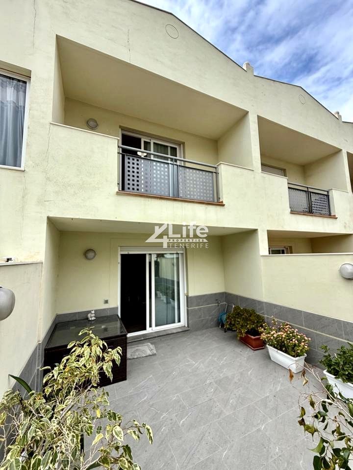 3 chambre Finca/Maison de Campagne à vendre à Costa Adeje avec piscine garage - 470 000 € (Ref: 9343847)