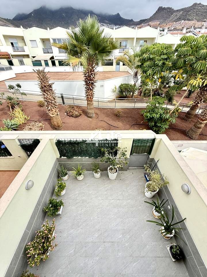 3 chambre Finca/Maison de Campagne à vendre à Costa Adeje avec piscine garage - 470 000 € (Ref: 9343847)