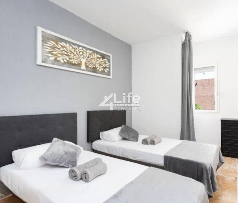 3 makuuhuone Huvila vuokrattavana paikassa Costa Adeje mukana 
autotalli - 3 500 € (Ref: 9352143)