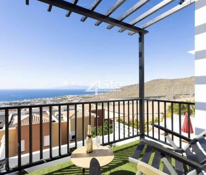 3 makuuhuone Huvila vuokrattavana paikassa Costa Adeje mukana 
autotalli - 3 500 € (Ref: 9352143)