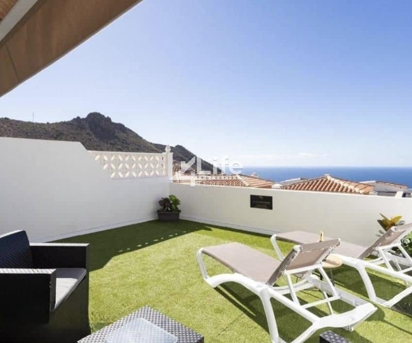 3 makuuhuone Huvila vuokrattavana paikassa Costa Adeje mukana 
autotalli - 3 500 € (Ref: 9352143)