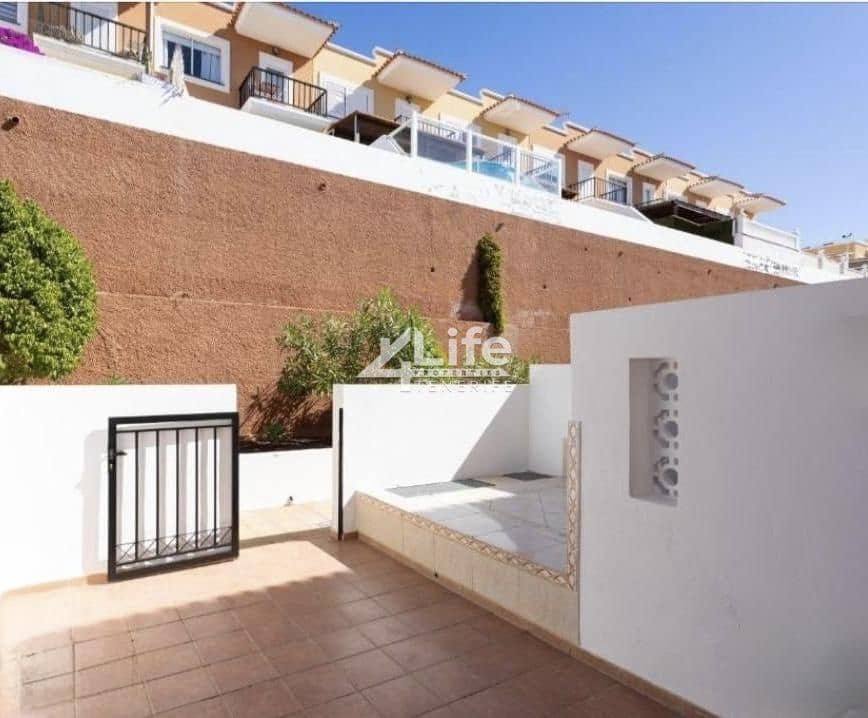 3 makuuhuone Huvila vuokrattavana paikassa Costa Adeje mukana 
autotalli - 3 500 € (Ref: 9352143)