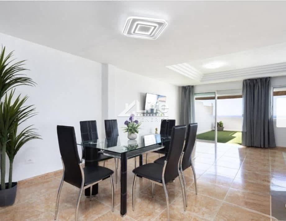 3 makuuhuone Huvila vuokrattavana paikassa Costa Adeje mukana 
autotalli - 3 500 € (Ref: 9352143)