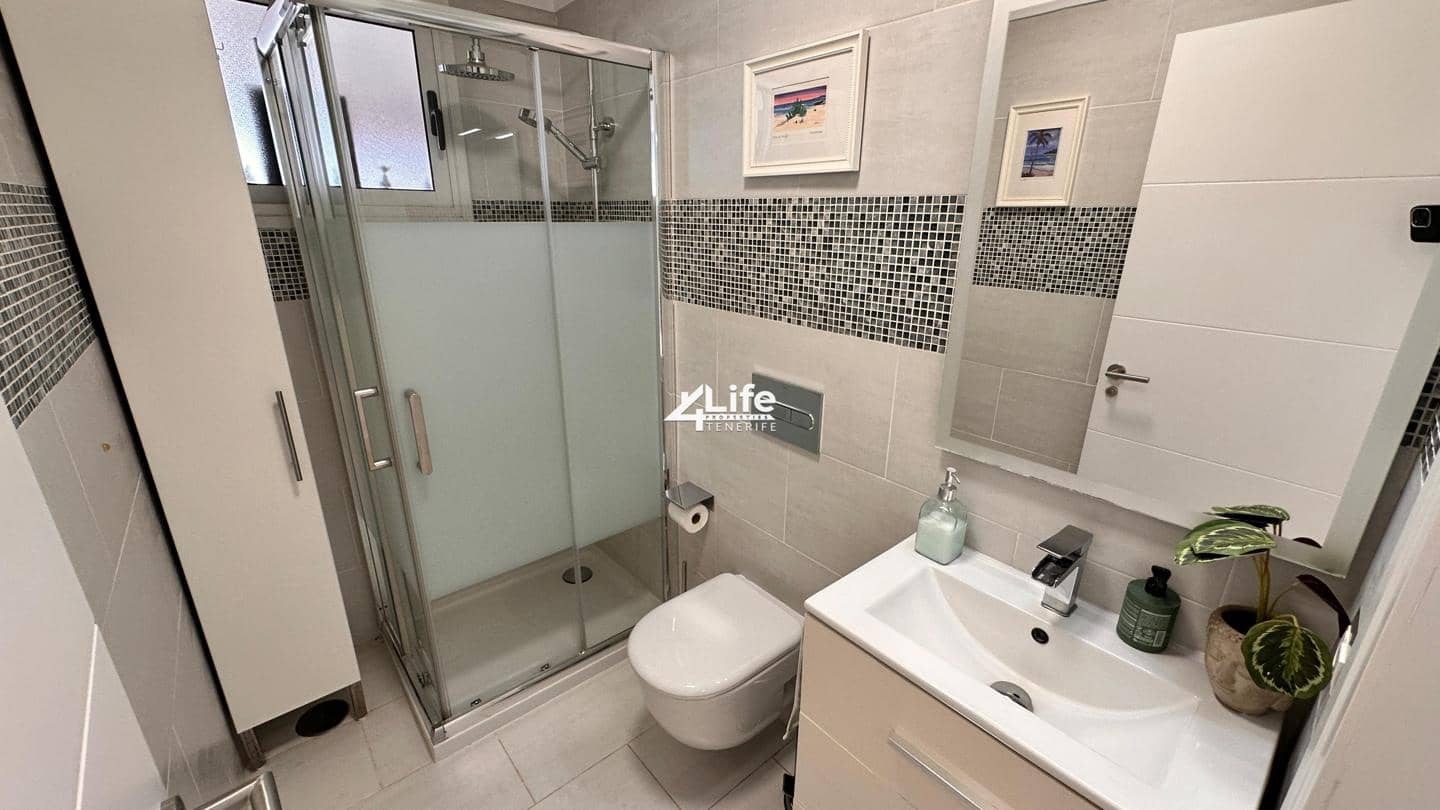 4 sovrum Villa till salu i Costa Adeje med pool garage - 630 000 € (Ref: 9354112)