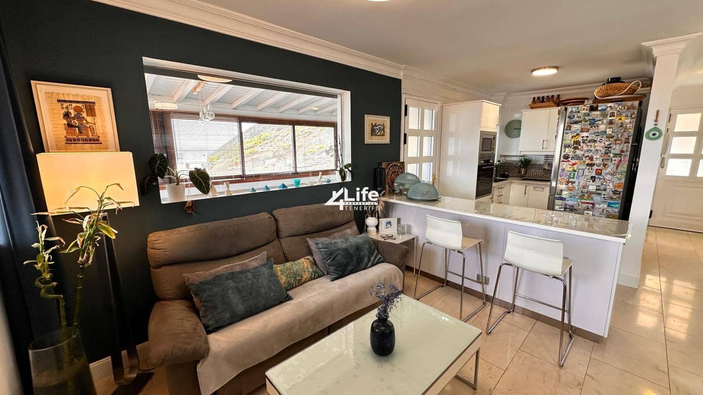 4 sovrum Villa till salu i Costa Adeje med pool garage - 630 000 € (Ref: 9354112)