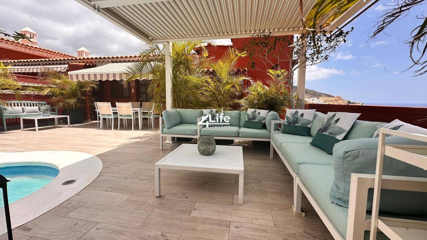 4 sovrum Villa till salu i Costa Adeje med pool garage - 630 000 € (Ref: 9354112)