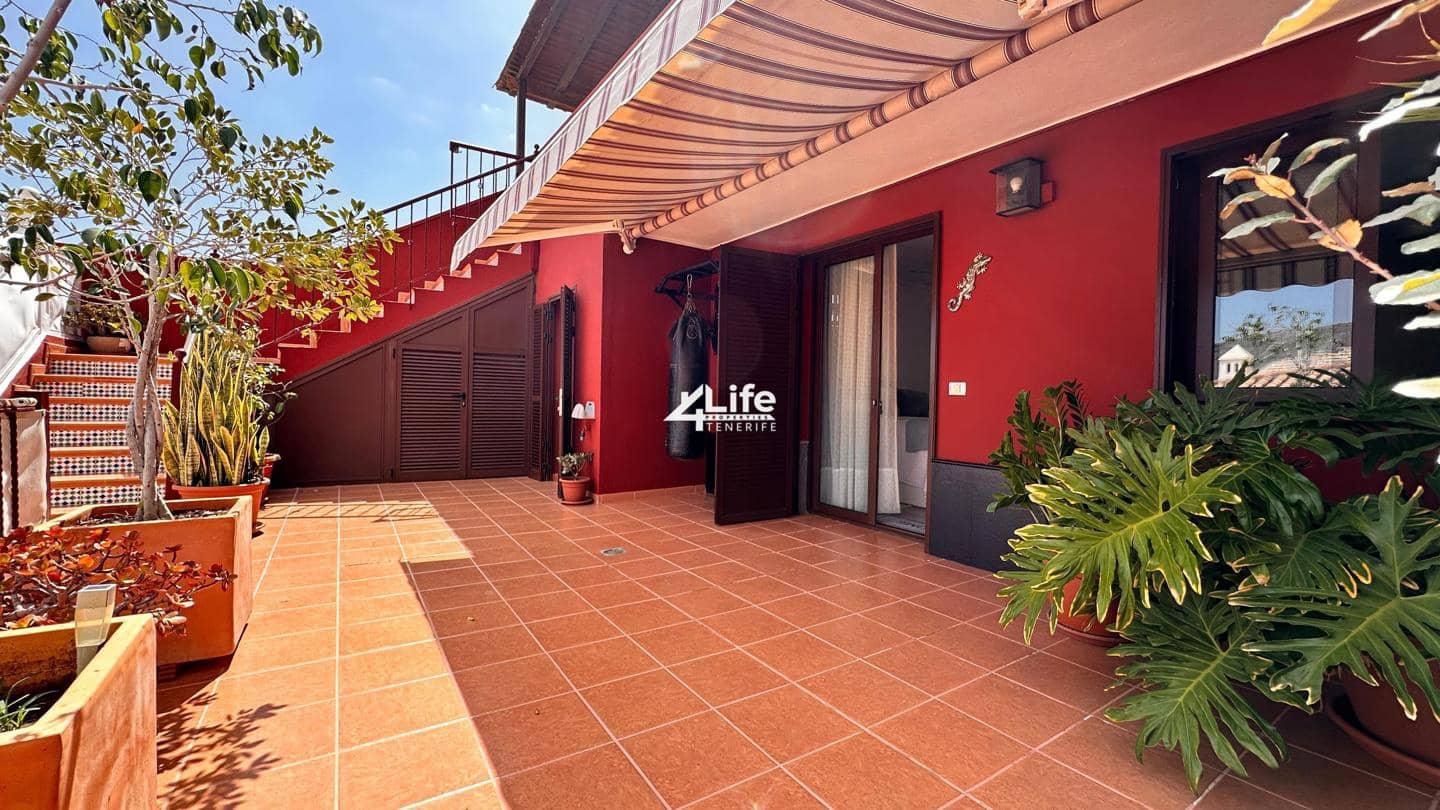 4 sovrum Villa till salu i Costa Adeje med pool garage - 630 000 € (Ref: 9354112)