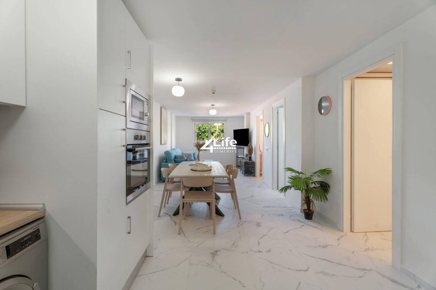 2 makuuhuone Asunto myytävänä paikassa Los Cristianos mukana uima-altaan - 300 000 € (Ref: 9356566)