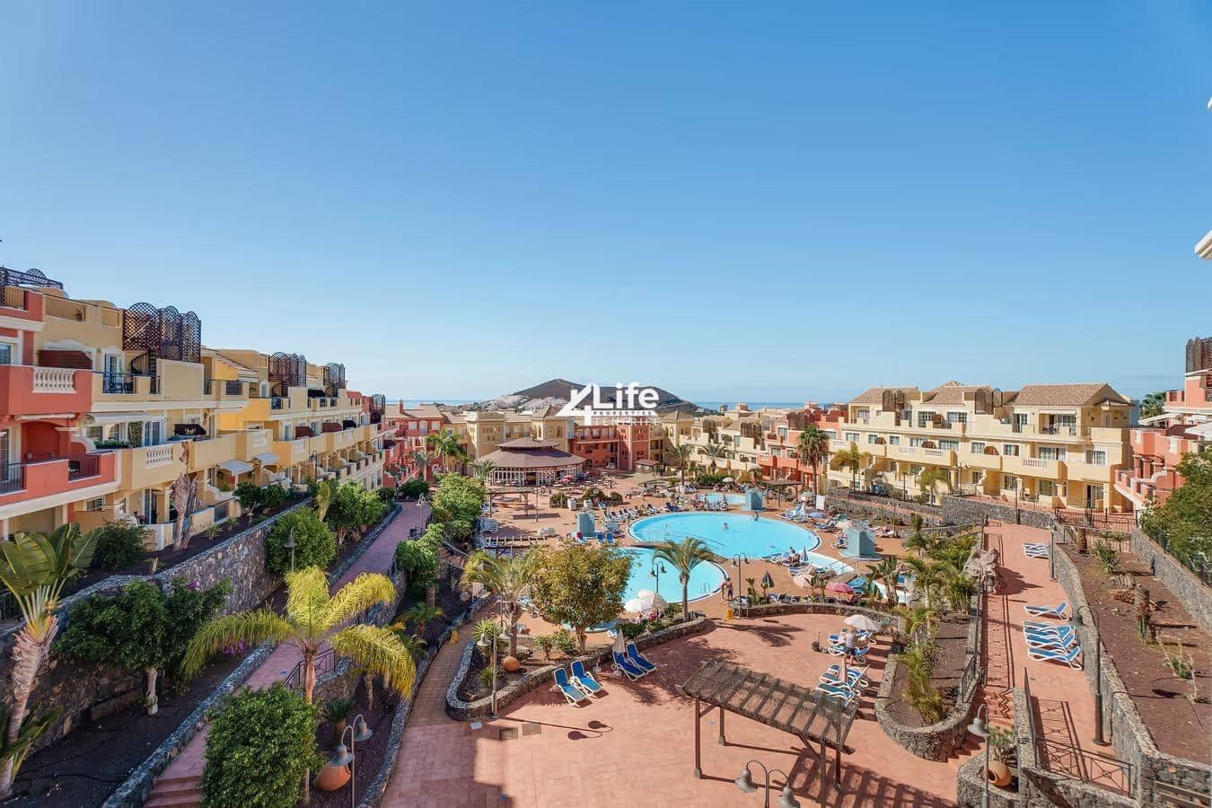 2 makuuhuone Asunto myytävänä paikassa Los Cristianos mukana uima-altaan - 300 000 € (Ref: 9356566)