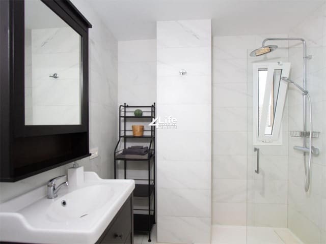 2 soveværelse Lejlighed til salg i Playa de las Americas, Arona med swimmingpool - € 395.000 (Ref: 9357632)