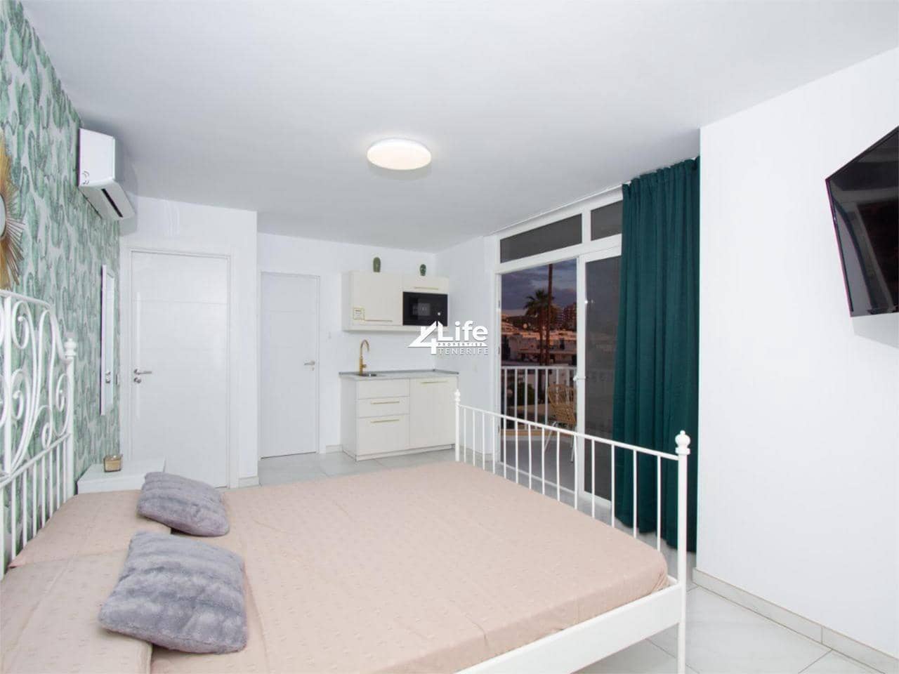 2 sovrum Lägenhet till salu i Playa de las Americas med pool - 395 000 € (Ref: 9357632)