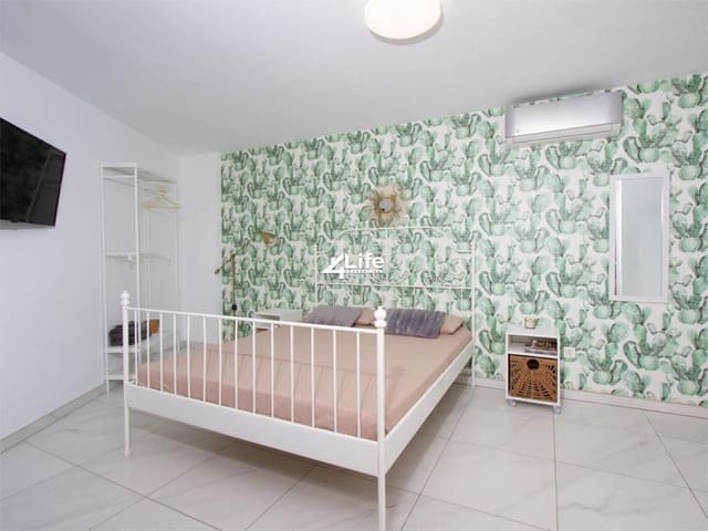 2 soveværelse Lejlighed til salg i Playa de las Americas, Arona med swimmingpool - € 395.000 (Ref: 9357632)