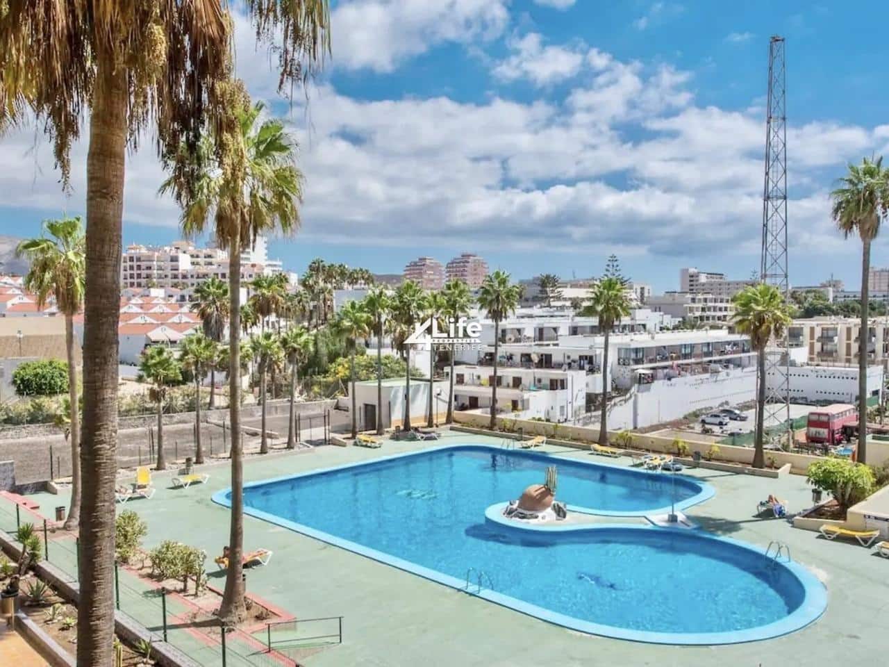 2 sovrum Lägenhet till salu i Playa de las Americas med pool - 395 000 € (Ref: 9357632)