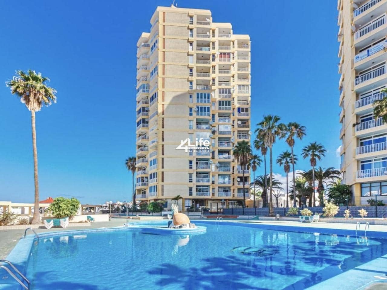 2 sovrum Lägenhet till salu i Playa de las Americas med pool - 395 000 € (Ref: 9357632)