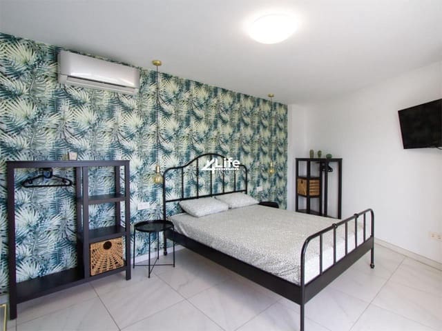 2 soveværelse Lejlighed til salg i Playa de las Americas, Arona med swimmingpool - € 395.000 (Ref: 9357632)