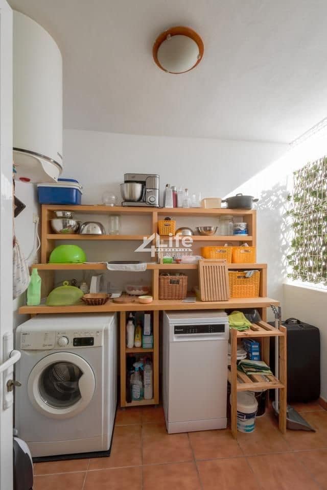 2 soverom Leilighet til salgs i Adeje med garasje - € 254 900 (Ref: 9357753)