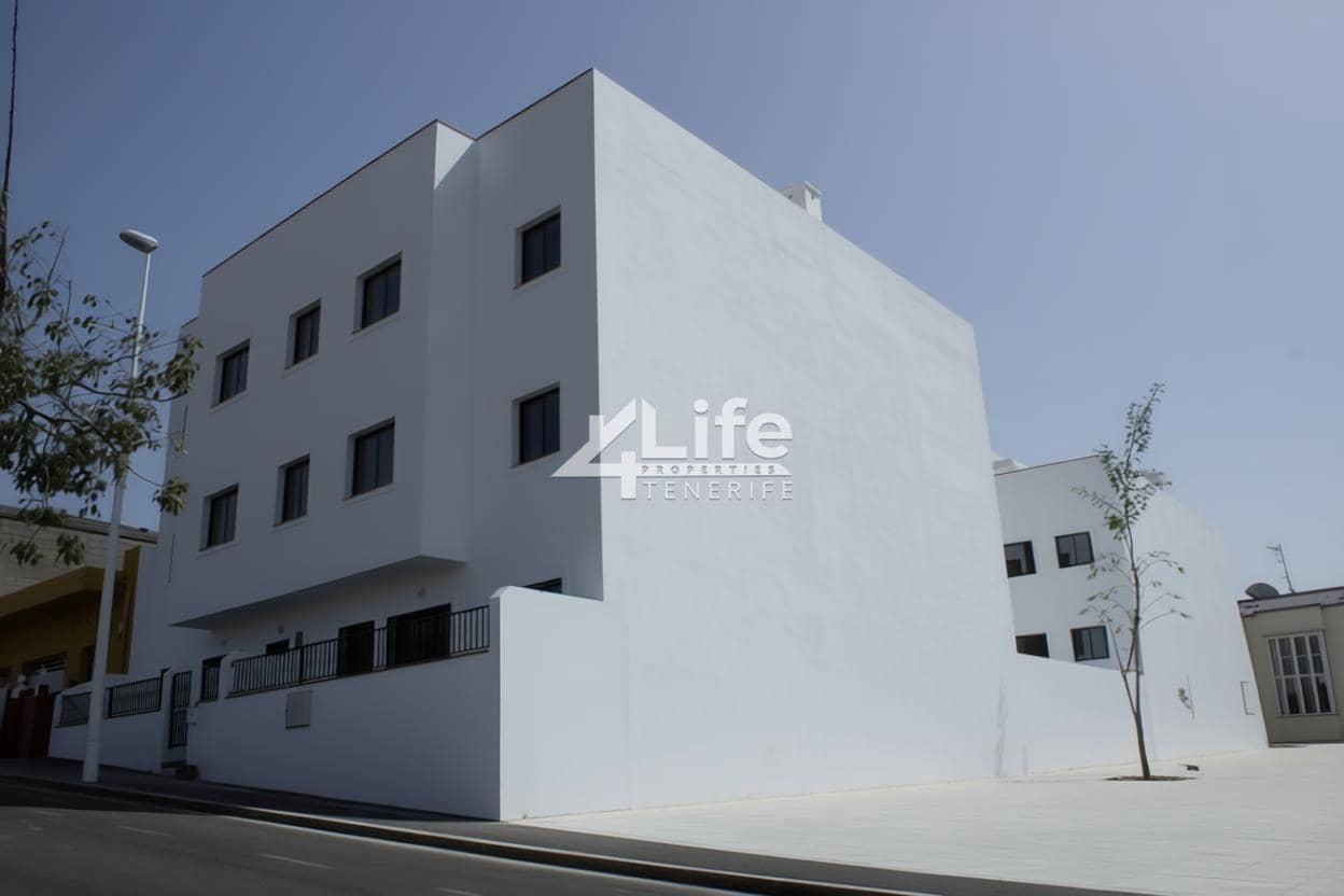 2 slaapkamer Flat te koop in San Isidro de Abona met garage - € 169.500 (Ref: 9396889)