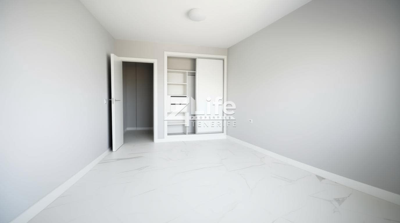 2 slaapkamer Flat te koop in San Isidro de Abona met garage - € 169.500 (Ref: 9396889)