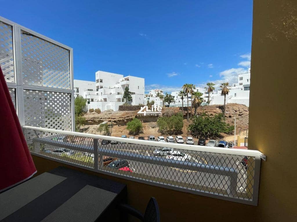 1 makuuhuone Asunto myytävänä paikassa Costa Adeje mukana uima-altaan - 320 000 € (Ref: 9402748)