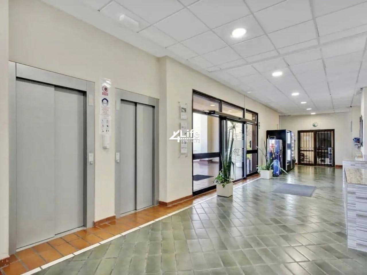 Asunto myytävänä paikassa Los Cristianos mukana uima-altaan - 199 900 € (Ref: 9414597)