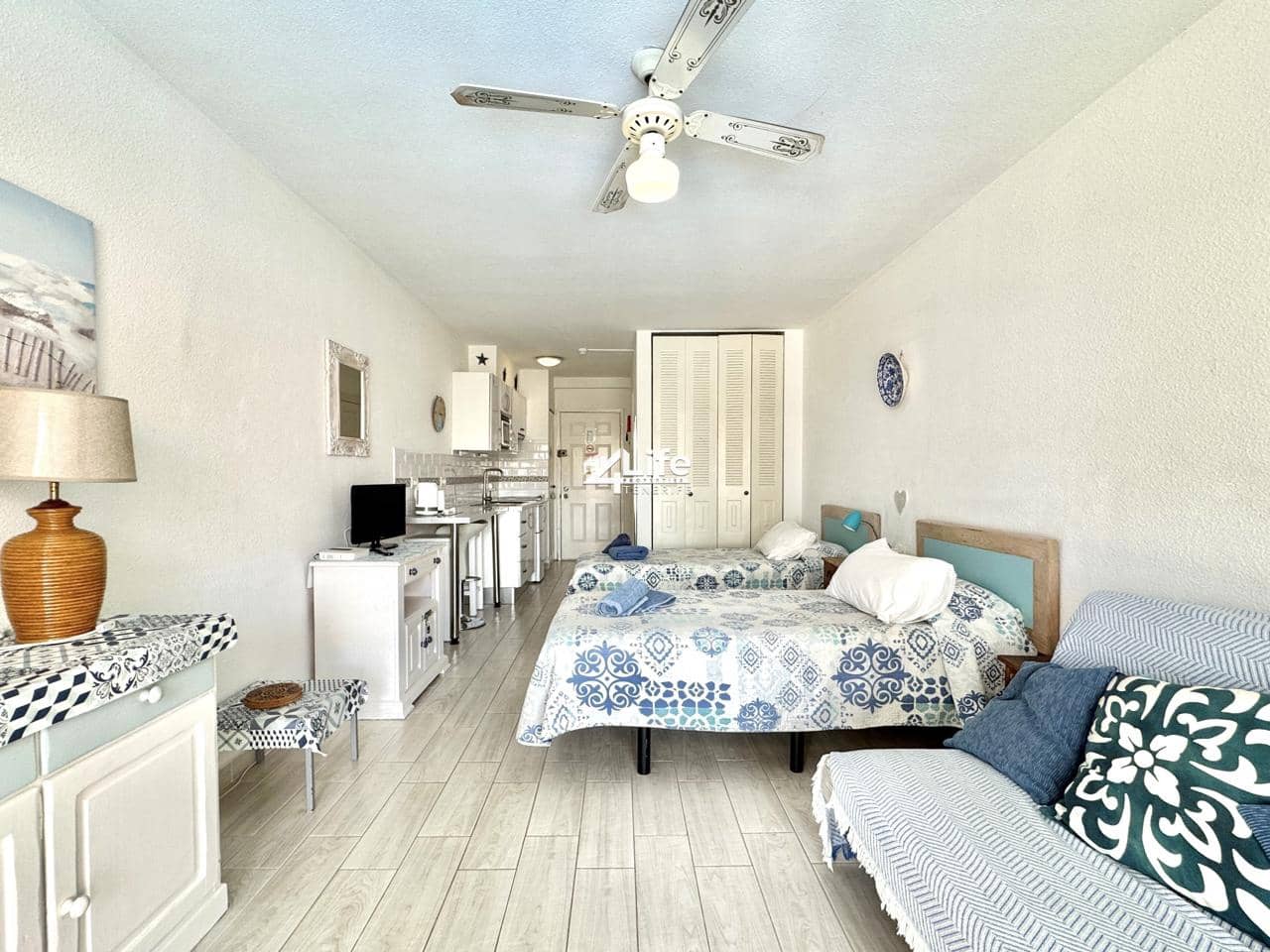 Asunto myytävänä paikassa Los Cristianos mukana uima-altaan - 199 900 € (Ref: 9414597)