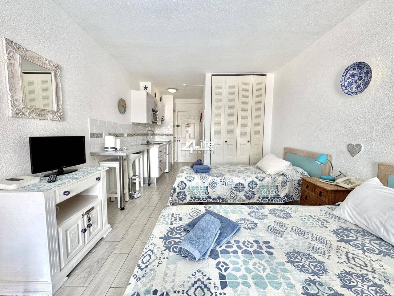 Asunto myytävänä paikassa Los Cristianos mukana uima-altaan - 199 900 € (Ref: 9414597)