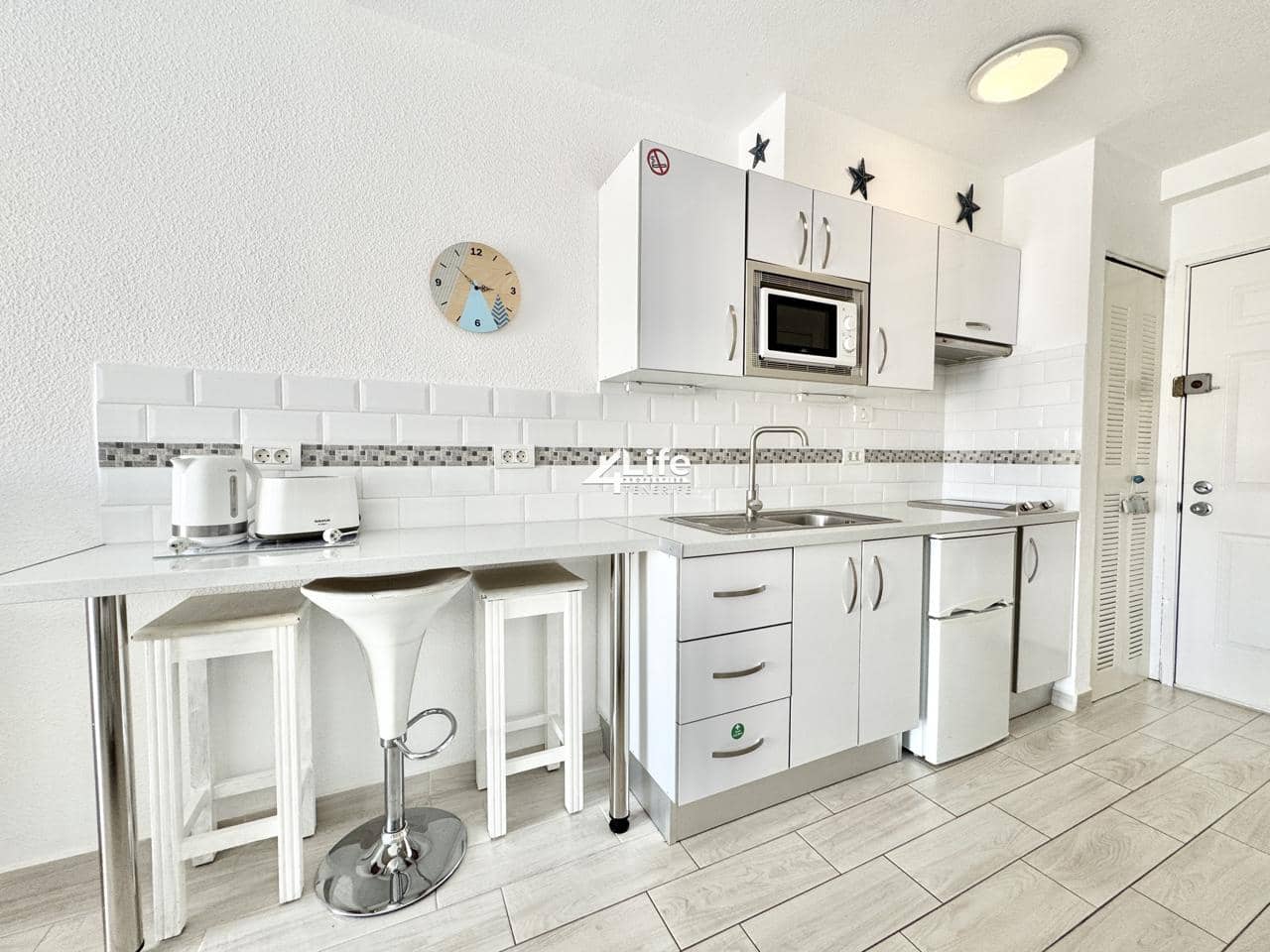 Asunto myytävänä paikassa Los Cristianos mukana uima-altaan - 199 900 € (Ref: 9414597)