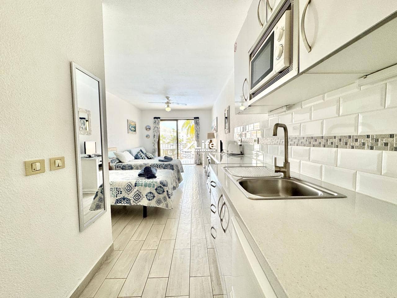 Asunto myytävänä paikassa Los Cristianos mukana uima-altaan - 199 900 € (Ref: 9414597)