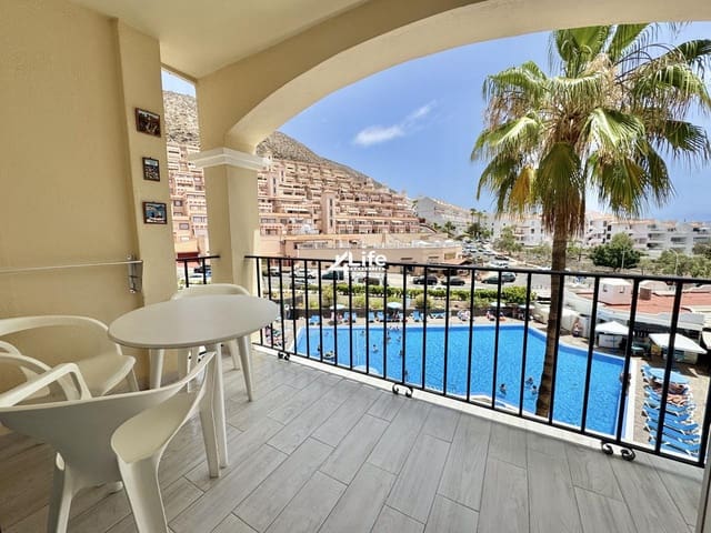 Asunto myytävänä paikassa Los Cristianos, Arona mukana uima-altaan - 199 900 € (Ref: 9414597)