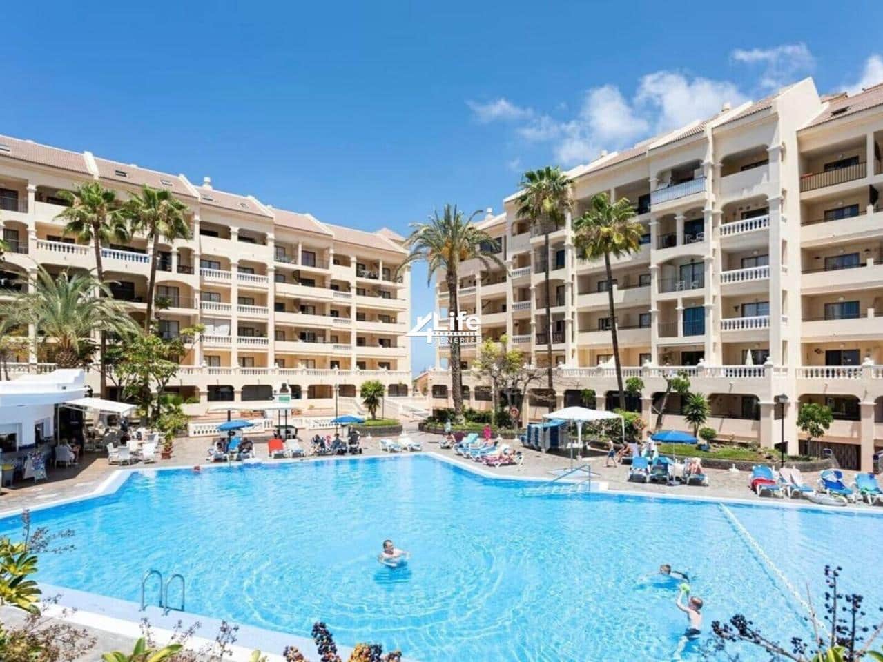 Asunto myytävänä paikassa Los Cristianos mukana uima-altaan - 199 900 € (Ref: 9414597)