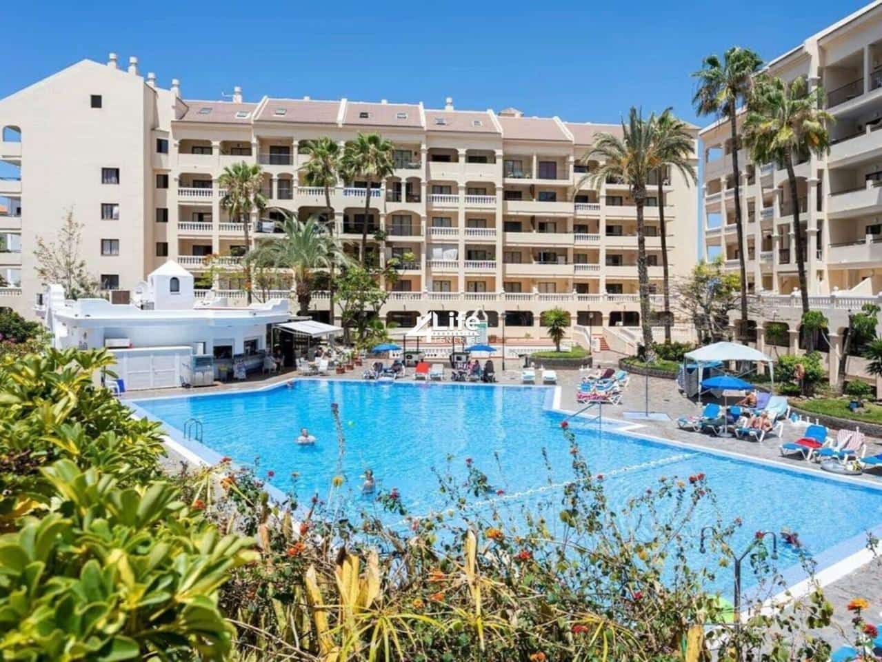 Asunto myytävänä paikassa Los Cristianos mukana uima-altaan - 199 900 € (Ref: 9414597)