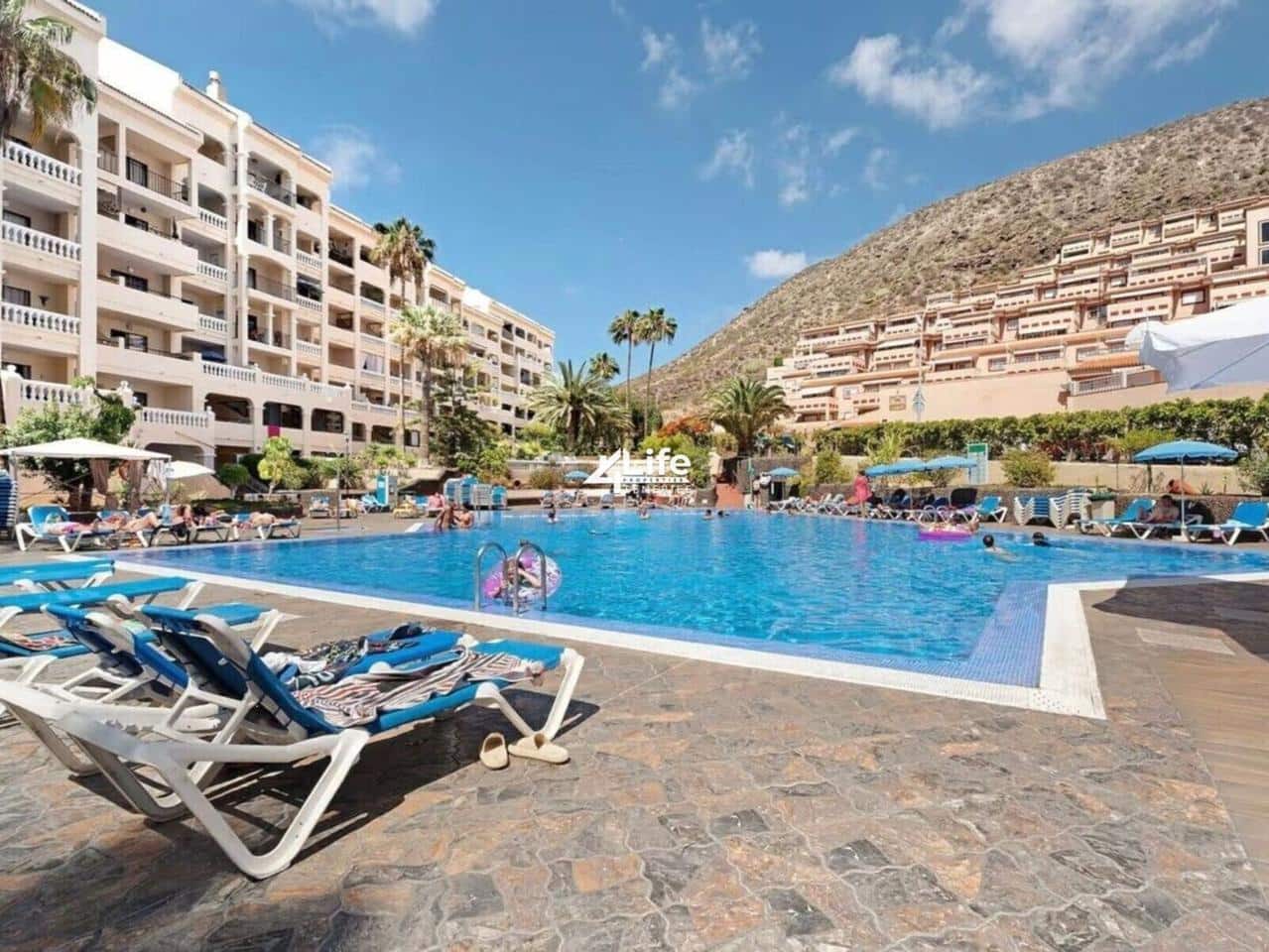 Asunto myytävänä paikassa Los Cristianos mukana uima-altaan - 199 900 € (Ref: 9414597)