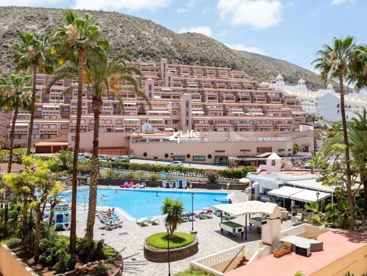 Asunto myytävänä paikassa Los Cristianos mukana uima-altaan - 199 900 € (Ref: 9414597)