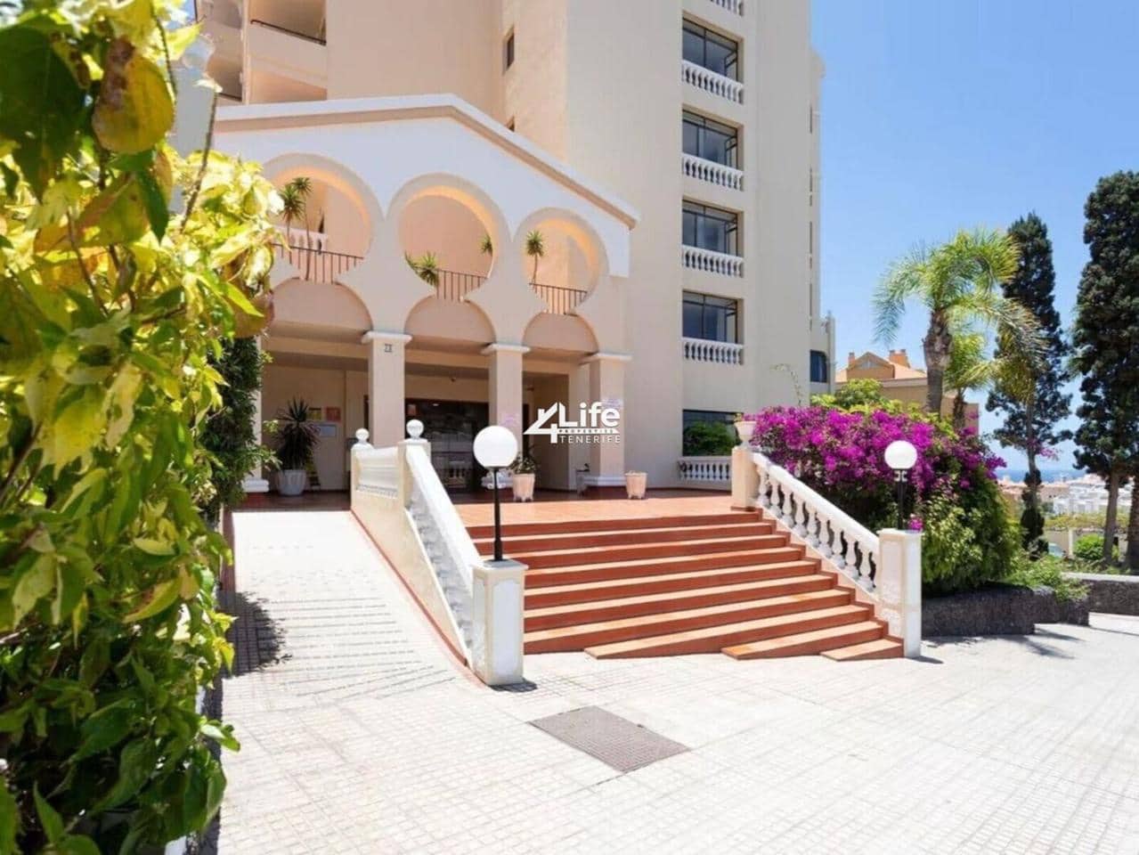 Asunto myytävänä paikassa Los Cristianos mukana uima-altaan - 199 900 € (Ref: 9414597)