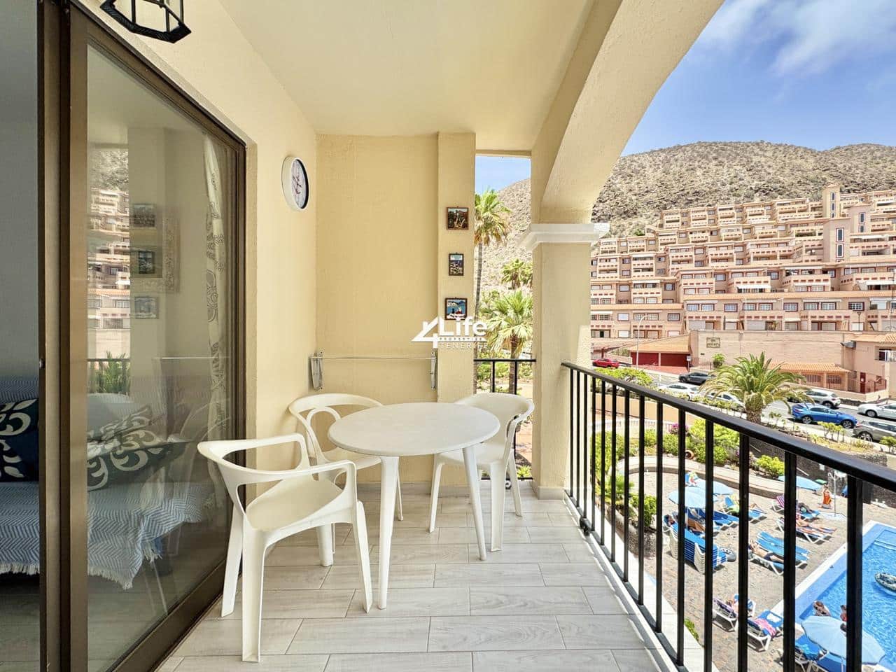 Asunto myytävänä paikassa Los Cristianos mukana uima-altaan - 199 900 € (Ref: 9414597)