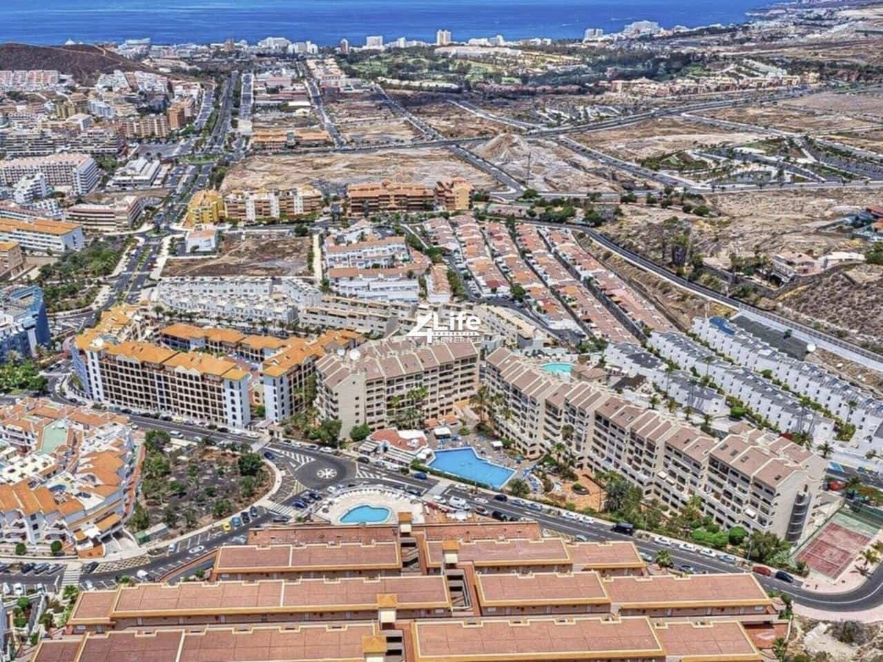 Asunto myytävänä paikassa Los Cristianos mukana uima-altaan - 199 900 € (Ref: 9414597)